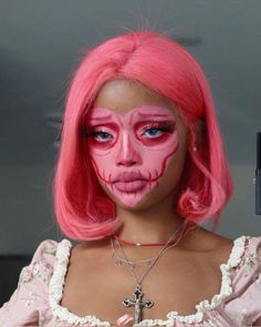 pink heart face makeup, heart makeup #pink #makeup i Maquillaje Halloween Aesthetic, Pink Hair Costume Ideas Halloween, Heart Makeup Aesthetic, Pink Hair Halloween Costume Ideas, Pink Hair Cosplay, Goth Clown Makeup, Heart Face Makeup, Funky Makeup, Drag Make-up