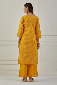 Shop for Musal Yellow Cotton Peeliya Bandhani Print Kurta Pant Set for Women Online at Aza Fashions Yellow Cotton Sharara With Printed Motifs, Yellow Cotton Traditional Wear With Dupatta, Yellow Cotton Kurta With Dupatta, Yellow Block Print Sets For Diwali, Festive Yellow Block Print Kurta, Yellow Cotton Sharara For Navratri, Unstitched Yellow Kurta With Block Print, Yellow Cotton Kurta With Zari Work, Yellow Block Print Straight Kurta