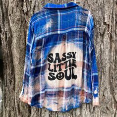 Blue Grunge Top For Fall, Fall Graphic Print Long Sleeve Flannel Shirt, Fall Long Sleeve Flannel Shirt With Graphic Print, Blue Washed Shirt For Fall, Pre-washed Blue Tops For Fall, Blue Fall Tops, Flannel Refashion, Bleaching Shirts, Flannel Shirt Refashion