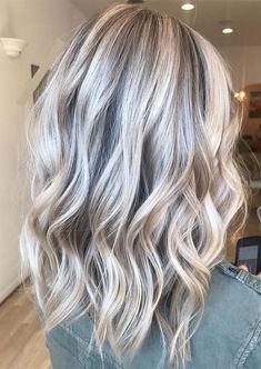 Bright Blonde Hair, Blonde Hair Colors, Blond Balayage, Bold Hair Color, Hair Color Blonde, Bright Blonde, Winter Hair Color, Trendy Hair Color, Hair Color Highlights