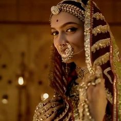 #padmawati <3 Borla Rajasthani, Haath Phool, Paridhi Sharma, Natural Beauty Makeup, Saree Bollywood, Niqab Fashion, Wedding Company, Indian Aesthetic