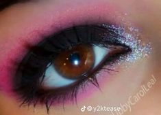 Y2k Barbie Makeup, Black And Magenta Makeup, Emo Scene Makeup 2000s, Y2k Look Makeup, Draculara Inspired Makeup, Trashy Makeup 2000s, Trashy 2000s Aesthetic Makeup, Shadow Makeup Eye, How To Do Scene Makeup