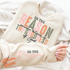 Christian Sleeve Printed Sweatshirt - Be The Reason Someone Believes Sweatshirt - Women Christian Religious Sweatshirt #162-SL We currently use Gildan Heavy BlendTM Crewneck Sweatshirt. Heavy BlendTM are trademarks of GILDAN ACTIVEWEAR SRL. * Please message us if you need baby bodysuits, kids and/or youth sizes for your family outfit. We can accommodate based on availability. * We have 3XL size available for Unisex style ONLY! Please message us for further inquiry. ** COLOR OF T-SHIRTS WILL VARY SLIGHTLY DUE TO LIGHTING AND/OR MONITOR SETTINGS HOW TO ORDER: Please follow these 5 simple steps: 1. Select the size you want in the Style [Size] option. 2. Select the shirt color you want in the [Color] option. 3. If [Add your personalization] section is available, indicate the design color you w Inspirational Long Sleeve Cotton T-shirt, Belief System, Be The Reason, Sweatshirt Women, Branded Sweatshirts, Family Outfits, Dtf Transfers, Weeding, Printed Sweatshirts