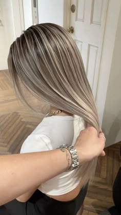 Balyage Long Hair, Ash Blonde Hair Balayage, Perfect Blonde Hair, Brunette Hair With Highlights, Hair Gray, Hair Streaks, Brown Hair With Blonde Highlights, Hairstyles For Layered Hair