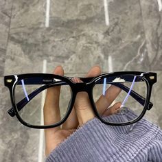 Wayfarer Glasses, Glasses Inspiration, Chic Glasses, Fashion Tumblr, Tiktok Outfits, Fashion Eye Glasses, Soft Girl Aesthetic