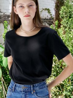 This is a feminine and casual top by ANEDIT that is made out of high quality and sturdy material. With distinctive mood of the design and comfortable wear, you can style it for your casual daily outfit.- U neckline and standard fit- Tentar and tumble processed fabric- Trendy and casual mood Trendy Plain T-shirt For Everyday, Trendy Crew Neck Short Sleeve Top For Casual Gatherings, Trendy Relaxed Fit Short Sleeve Top For Casual Gatherings, Trendy Stretch T-shirt For Casual Wear, Cotton Scoop Neck Solid Color Tops, Casual Solid Color Short Sleeve Top With Scoop Neck, Casual Stretch Tops For Casual Wear, Casual Scoop Neck Top In Solid Color, Casual Scoop Neck Solid Color Top