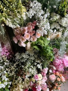 Wedding florist BRIDE AND BLOOM only uses locally grown flowers during the summer months and these beauties will adorn a very special wedding @BarnsandYard this weekend British Summer, Locally Grown, June Wedding, Modern Couple, Summer Flowers, Wedding Florist, Pastel Pink, Wedding Season