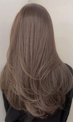 32 Fall Hair Color Trends : Ash Blonde Balayage Long Layers Light Ash Brown Hair, Cool Brown Hair, 일본 패션