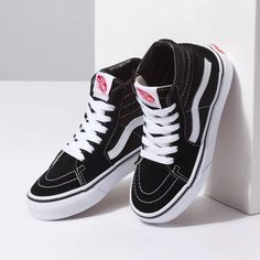 Estilo Vans, Vans Shoes Women, Cute Vans, Boys School Shoes, Vans Kids, Sneakers Vans