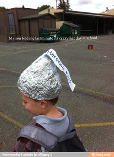 Such a cute idea! Just form aluminum foil into a cone shape and attach a paper tag like the ones Hershey's make. Crazy Hat Day At School, Hat Day At School, Crazy Hair For Kids, Crazy Hat, Crazy Hat Day, Silly Hats, Hat Day, Wacky Hair Days, Crazy Hats