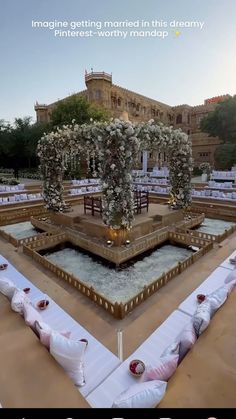 Best Mandap Decoration, Desi Wedding Venue Ideas, Morning Indian Wedding Decor, Aesthetic Indian Wedding Decor, Royal Indian Wedding Aesthetic, Indian Wedding Venue Ideas, Indian Wedding Venue Decorations, Indian Wedding Aesthetic Decor, Hindu Wedding Mandap