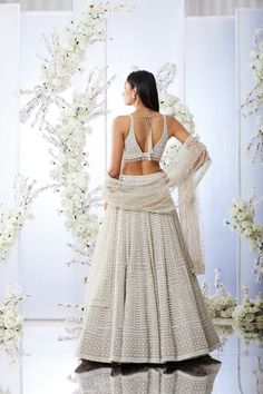 Elegant Silver Lehenga With Unstitched Blouse, Fitted Lehenga With Pearl Embroidery For Festivals, Elegant Lehenga With Pearl Embroidery, Elegant Fitted Lehenga With Pearl Embroidery, Luxury Pearl Embroidered Lehenga For Festivals, American Indian Dress, Engagement Lehenga, Indian Outfits Lehenga, Modern Saree