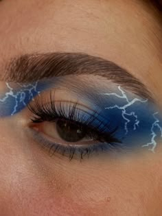 Thunderstorm Makeup Look, Storm Makeup Look, Blue Lightning Eye Makeup, Superhero Inspired Makeup, Lightening Makeup Looks, Lighting Bolt Makeup Look, Rave Eyeshadow Looks, Thor Makeup Looks, Marvel Eye Makeup