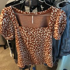 Cheetah Print Top W Puffy Sleeves Great For A Football Game! Never Worn! Casual Leopard Print Tops For Day Out, Leopard Print Short Sleeve Top For Day Out, Casual Fitted Top With Tiger Print, Fitted Leopard Print Blouse With Short Sleeves, Leopard Print Cotton Tops For Spring, Trendy Short Sleeve Leopard Print Blouse, Casual Tiger Print Tops, Brown Tiger Print Top For Spring, Brown Tiger Print Tops For Spring