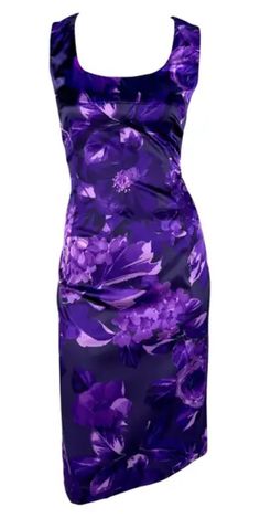 Chic Closet, Purple Floral Print, Purple Hues, Purple Floral, Knee Length Dress, Scoop Neckline, Day Dresses, Floral Pattern, Knee Length