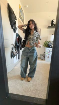 Party Streetwear Outfit, Fall Camp Outfits, Feminine Masculine Style Outfit, Masc Fits For Women, Masc Fem Outfits, Quince Outfit Ideas, Flog Gnaw Outfits, Camp Flog Gnaw Outfits, Girly Streetwear Outfits