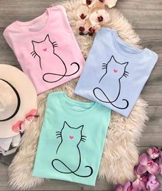 Kids Tees Design, Latest Summer Fashion, Fabric Painting Techniques, T Shirt Painting, Denim Handbags, Moon Shirt, Painted Jeans, Aesthetic Shirts, Comfy Fashion