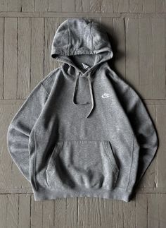 FOLLOW MY SHOP TO CHECK DAILY UPDATES & PRICE DROPS Vintage Nike Small Swoosh Hooded Sweatshirt Size S P2P - 23'' Length - 26'' Sweat is in very good pre-owned condition Shipping options: - standard shipping in 7-15 days - priority in 3-5 business days (price will be more) Nike Sweatshirt Gray, Grey Nike Sweatshirt Vintage, Casual Athletic Heather Hoodie For Fall, Casual Fleece Hoodie In Athletic Heather, Casual Athletic Heather Fleece Hoodie, Heather Grey Drawstring Hood Top For Streetwear, Casual Athletic Heather Sweatshirt For Winter, Heather Grey Tops With Drawstring Hood For Streetwear, Heather Grey Casual Hoodie With Pockets