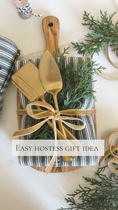 an easy hostess gift idea for the holidays