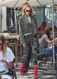 Edgy Fall Outfits, 30 Outfits, Chic Fall Outfits, Women Fashion Edgy, Trendy Fall Outfits, Cooler Look, Womens Fashion Edgy, Camo Pants