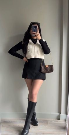 Skirt And Top Western, Skirt And Top Western Outfit, Western Winter Fashion, Spring Outfits Japan, Winter Fashion For Women, Winter Outfits 2024, Kanye West Outfits, Korean Winter Outfits, Korean Style Outfits