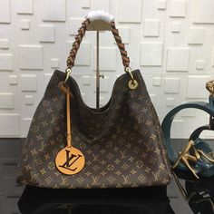 ADC Fashion Lu-Vi bags - 997 A+ Excellent Quality copies; Contact us if you've any questions in your mind. Lv Bags, Crossbody Tote, Lv Bag, New Handbags, Bags Shoes, Designer Bags, Wallet Case, Fashion Store, Fashion Statement