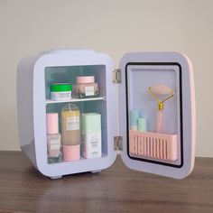 Cold Face Mask, Makeup Fridge, Rangement Makeup, Penyimpanan Makeup, Alat Makeup, Care Organization, Sephora Skin Care, Perfect Skin Care Routine, Skincare Organization