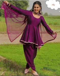 Simple Indian Suits, Dhoti Kurta, Patiyala Suit, Kurta Top, Simple Frock Design, Punjabi Salwar, Long Gown Design