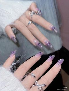 douyin nails,doing my nails,diy nails,asian nails,douyin,doyin,nails,fake nails,japanese nails,korean nail art,nail,japanese nail art,nail art,tutorial,beginner friendly,nail therapy,pop mart,beginner,get ready with me,diy,beauty guru,asia,asmr,asian,how to,beauty,korean,simple,jbeauty,acrylic,fashion,popmart,japanese,gel extension,easy,cute,gelx,gel x,pretty,makeup,sparkly,rhinestones Nail Design Gold, Manikur Kuku, Lilac Nails, Nails Yellow, Asian Nails, Fest Outfits, Grunge Nails, Purple Nail