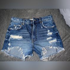 Zara Ripped Jean Shorts - Never Worn - Size 4 Cheap Zara Blue Jean Shorts, Cheap Blue Zara Jean Shorts, Cheap Zara Jean Shorts For Day Out, Cheap Zara Denim Shorts, Zara Jean Shorts, Ripped Jean Shorts, Zara Shorts, Zara Jeans, Zara Pants