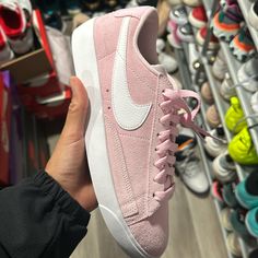 Women’s 7.5. Brand New. Never Worn Pink Suede Nike Airmax 270 Women, Nike Airmax 270, Nike Kobe Bryant, Nike Air Vapormax 2019, Nike Air Max White, Nike Air Max Excee, White Tennis Shoes, White Running Shoes, Womens Training Shoes