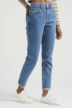 PETITE MOTO Vintage Mom Jeans Looks Jeans, Dating Simulator, Moto Vintage, Vintage Mom Jeans, Look Retro, Vintage Mom, Outfit Jeans, Outfit Trends, Mode Inspo