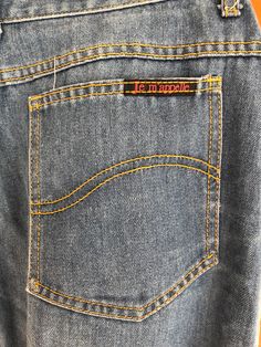 Ladies vintage jeans  Le m'appelle brand 28 waist/ 28 length BROKEN ZIPPER Great condition otherwise.  Nice blue color. Great for a sewing project Ladies Jeans, Broken Zipper, Jean Vintage, Womens Jeans, Sewing Project, Vintage Jeans, Sewing Projects, Wide Leg, Women Jeans