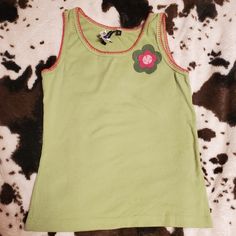 Cha Cha Vente Lime Tank Nwt. Felt Flower Embellishment. Contrast Stitching At Arm Holes And Neck. Made In The Usa. 100% Cotton. Item Is Nwt, But Has Been Washed. Whoops! Smoke Free, Pet Friendly Home. Lime Chiffon, Dream Outfits, Hee Hee, 2000s Fashion Outfits, Felt Flower, Summer 24, Embroidery Craft, Green Tops, 2000s Fashion