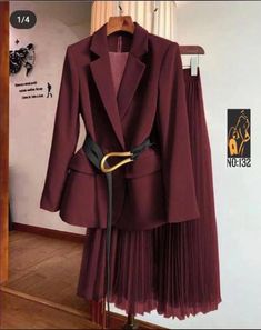 Outfit Semiformal, Kids Dress Collection, Blazer Outfits Casual, Classy Gowns, Corporate Dress, Fashion Sketches Dresses, Stylish Work Attire, Pakistan Fashion, Classy Work Outfits