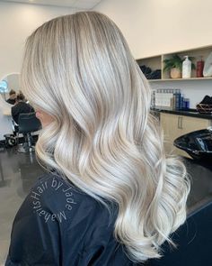 All Over Babylights Blonde, Bright Neutral Blonde Highlights, Back To Back Highlights, Light Blonde With Highlights, Deminsional Blonde Hair, Platinum Blonde Babylights, Blonde Babylights On Blonde Hair, Light Blonde Hair With Highlights, Blonde Bayalage Highlights