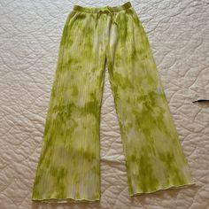 Nwot Perfect Condition Flowy, Lightweight Pants Green And White Tie Dye Zara Green Stretch Bottoms, Zara Green Bottoms With Elastic Waistband, Zara Green Wide Leg Bottoms, Zara White Pants With Elastic Waistband, Zara Full-length Summer Bottoms, Zara Full Length Bottoms For Summer, Zara Full Length Summer Bottoms, Zara Summer Full Length Pants, Zara Full Length Summer Pants