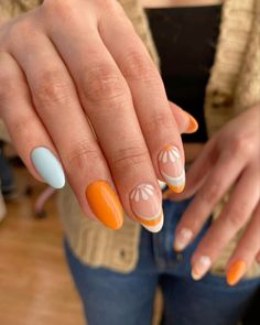 70 Nails Inspiration, Orange Blue And White Nails, Orange Flower Nail Designs, Orange Blue White Nails, Summer Nails Orange And Blue, Orange And Light Blue Nails, Light Blue And Orange Nails, Light Orange Nails Design, Light Blue And Orange Aesthetic