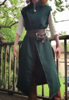 Jumpsuit Reference Drawing, Dnd Rogue Costume, Unisex Fantasy Clothes, Fantasy Librarian Outfit Male, Cute Wizard Outfit, Fantasy Forest Outfit Male, Fantasy Apothecary Outfit, Green Medieval Outfit Male, Renassiance Fair Outfits Men