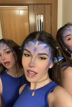 Simple Avatar Makeup, Avatar Costume Makeup, Avatar Makeup Look Simple, Avatar Costume Halloween, Avatar Halloween Costumes Women, Avatar Couple Costume, Halloween Costumes Avatar, Avatar Costume Women, Avatar Inspired Makeup