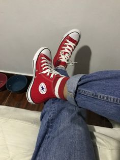 Skirt With Converse, Red Converse Outfit, Outfit Cartoon, Top Aesthetic, Converse High Top, Tøp Aesthetic, Converse Red