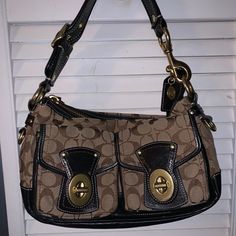 Small Brown Coach Shoulder Purse. Excellent Used Condition. Beautiful And Colorful Striped Interior. Two Front Pockets. One Exterior Back Pocket. Gucci Gg Bag, Small Canvas Bags, Striped Interior, Y2k Fits, Dream Bag, Louis Vuitton Favorite, Brown Coach, Kate Spade Shoulder Bag, Vintage Coach Bags