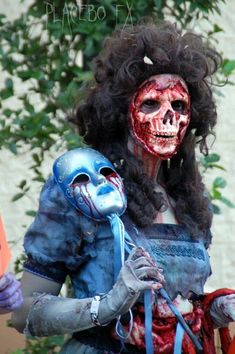 40 Amazing Zombie Costume Ideas - Bored Art Extreme Make-up, Carnaval Make-up, Drag Make-up, Scary Halloween Costume, Zombie Costume