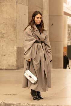 Bottega Veneta Sandals, Street Style Fall Winter, Paris Fashion Week Street Style, Style Fall, Autumn Street Style, Marine Serre, Fashion Week Street Style, Cool Street Fashion, Italian Fashion