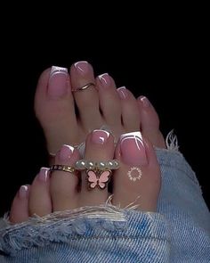 Pedicure Gel, Simple Toe Nails, Nails Flowers, Pedicure Nail Designs, Gel Toe Nails, Acrylic Toe Nails, Nails Gold, Cute Toe Nails