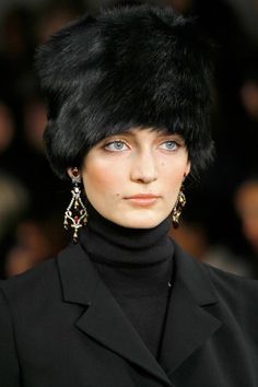 Ralph Lauren Fall 2013 Ready-to-Wear Collection | Vogue Ralf Loren, Fashion Walk, Outfit Collage, Hat Box, Runway Pictures