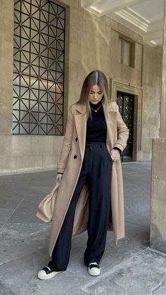 Casual Trench Coat Outfit, Eurotrip Outfits, Elegance Dress, High Waisted Dress, Winter Coat Outfits, Ny Outfits, Style Désinvolte Chic, High Waisted Dress Pants, Summer Office