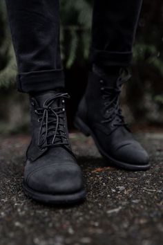 Black Boots Men Outfit, Casual Sneakers For Men, Stylish Winter Boots, Mens Lace Up Boots, Black Boots Men, Black Lace Up Boots, Rugged Leather