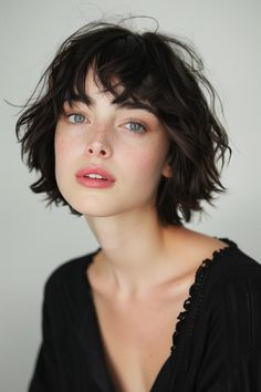 Short Bob Back View, Widows Peak Hairstyles Women, Widows Peak Hairstyles, Widows Peak, Cortes De Cabello, Dyed Hair Inspiration, Hair Inspiration Short, Short Grey Hair