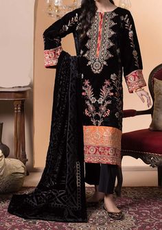 Pakistani Velvet Dresses, Sparkly Prom Dress, Velvet Shawl, Velvet Sleeve, Embroidered Velvet, Velvet Clothes, Velvet Suit, Chiffon Collection, Dress Sketches